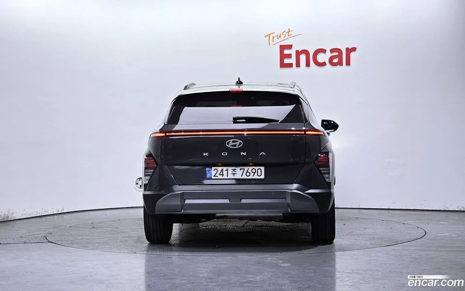Hyundai Kona Hybrid 2023 — миниатюра 4