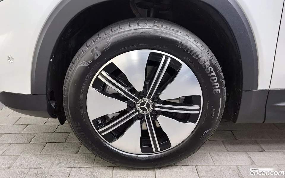 Mercedes-Benz EQB EQB300 4MATIC 2024 — миниатюра 5