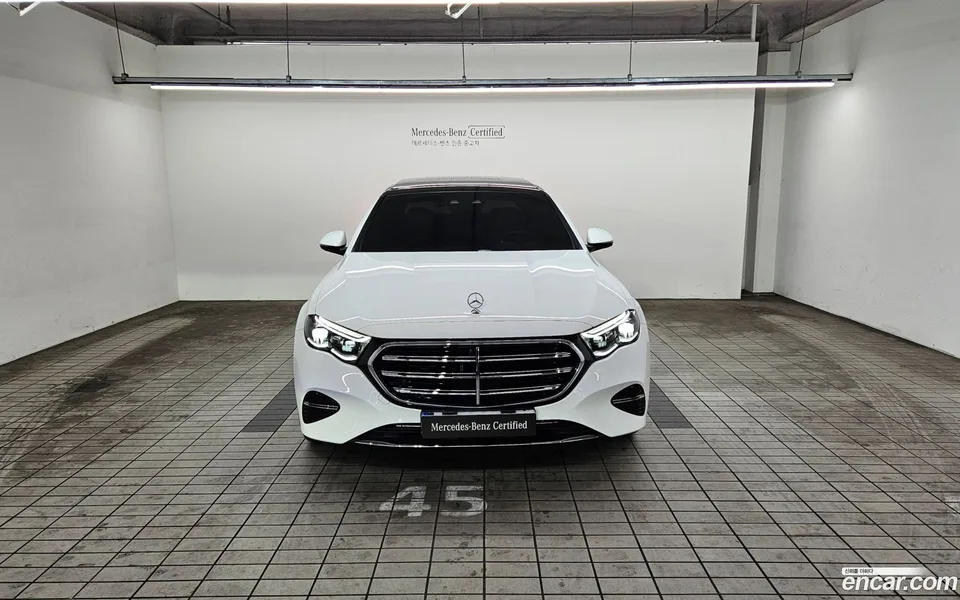 Mercedes-Benz E-Class E300 4MATIC 2024 — миниатюра 3