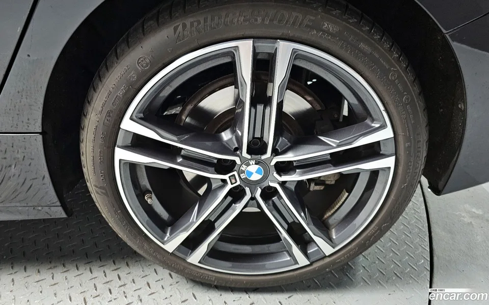 BMW 1 Series 120i M 2023 — миниатюра 5