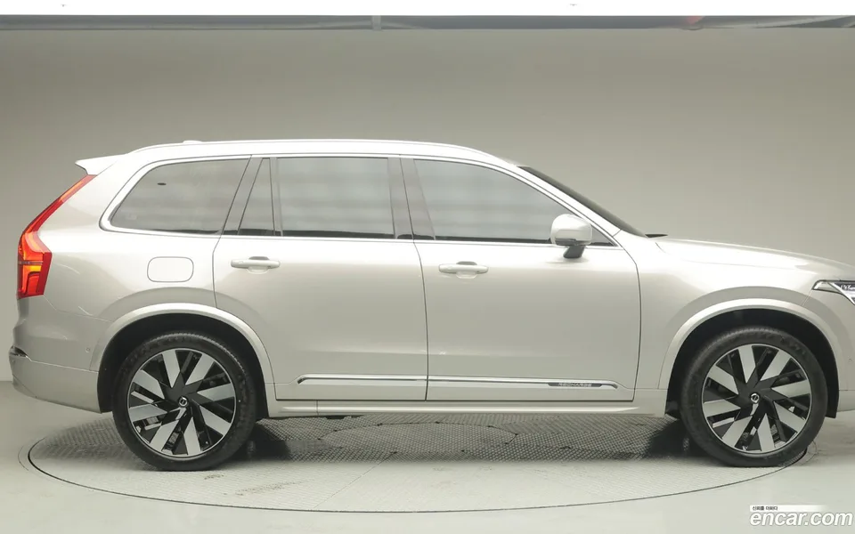 Volvo XC90 T8 2024 — миниатюра 4