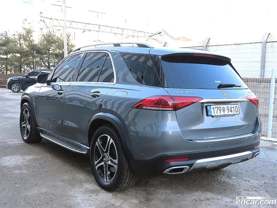 Mercedes-Benz GLE-Class GLE350e 4MATIC 2022 — миниатюра 2