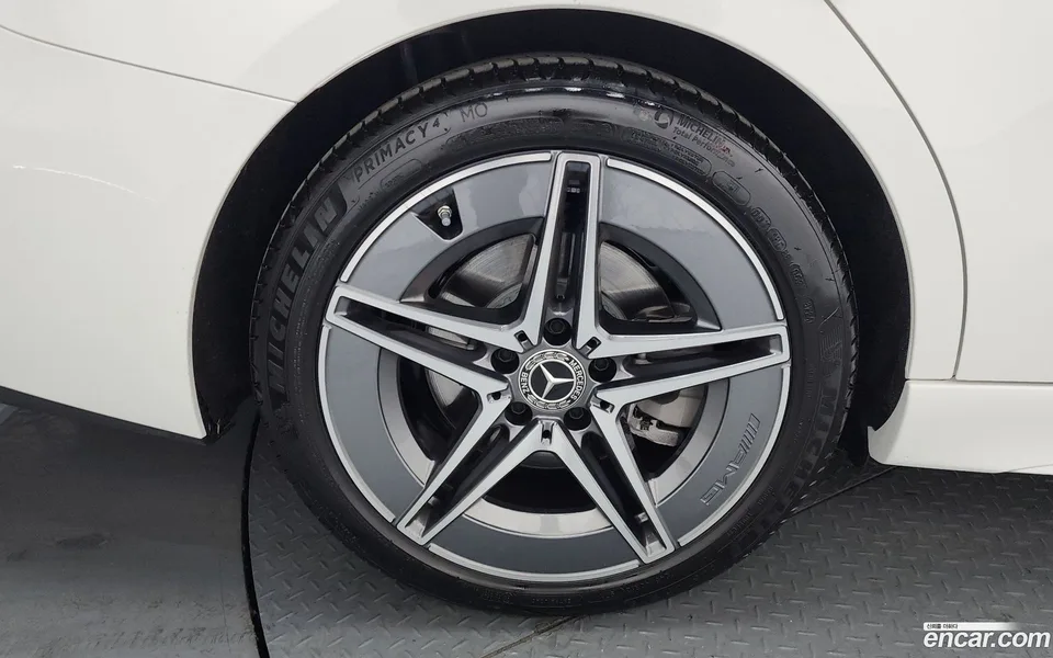 Mercedes-Benz C-Class C200 AMG Line 2025 — миниатюра 5
