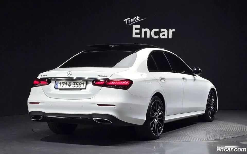 Mercedes-Benz E-Class E350 4MATIC AMG Line 2023 — миниатюра 2