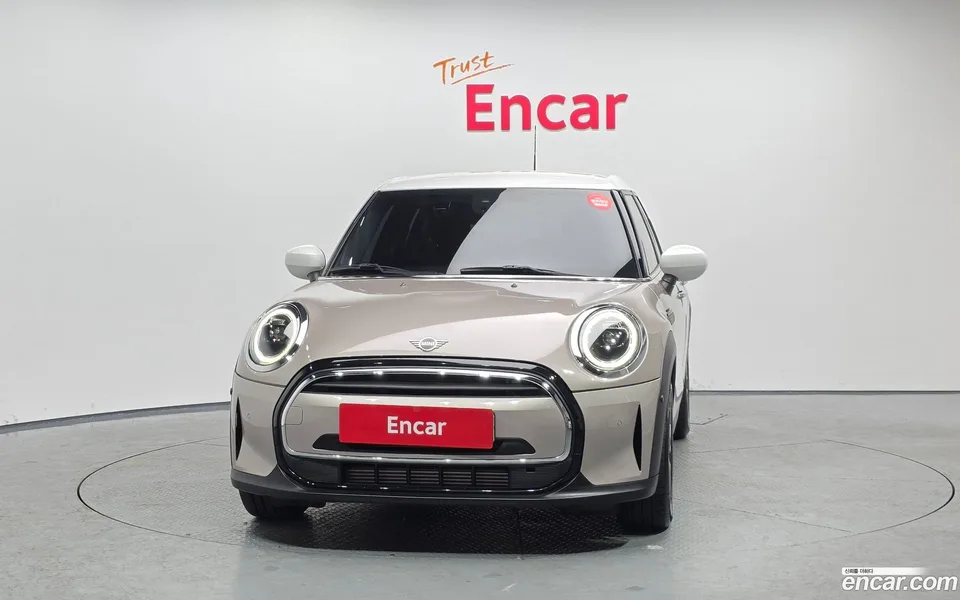 MINI Cooper 5 2023 — миниатюра 3