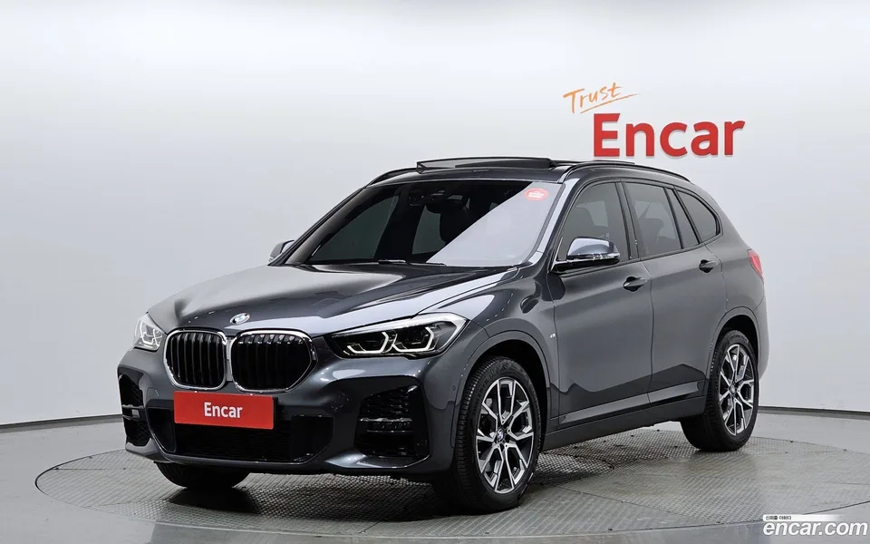 BMW X1 xDrive 20i M 2022 — фото 1, купить с доставкой в Москву
