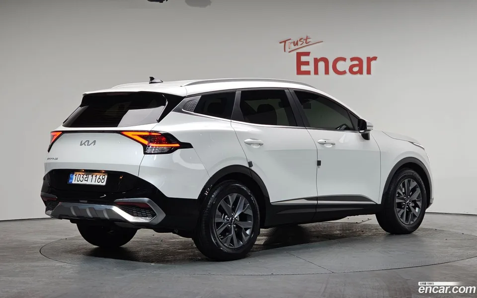 Kia Sportage 2.0 2WD 2022 — миниатюра 2