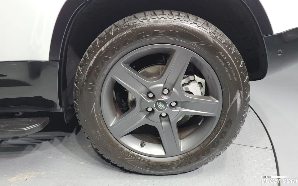 Land Rover Defender 110 D250 X- SE 2025 — миниатюра 5