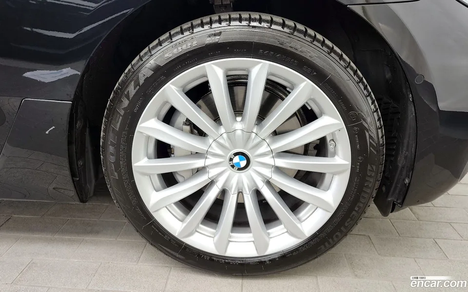 BMW 6 Series GT 630i xDrive 2023 — миниатюра 5