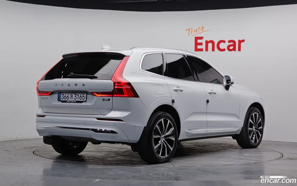 Volvo XC60 B6 2025 — миниатюра 2