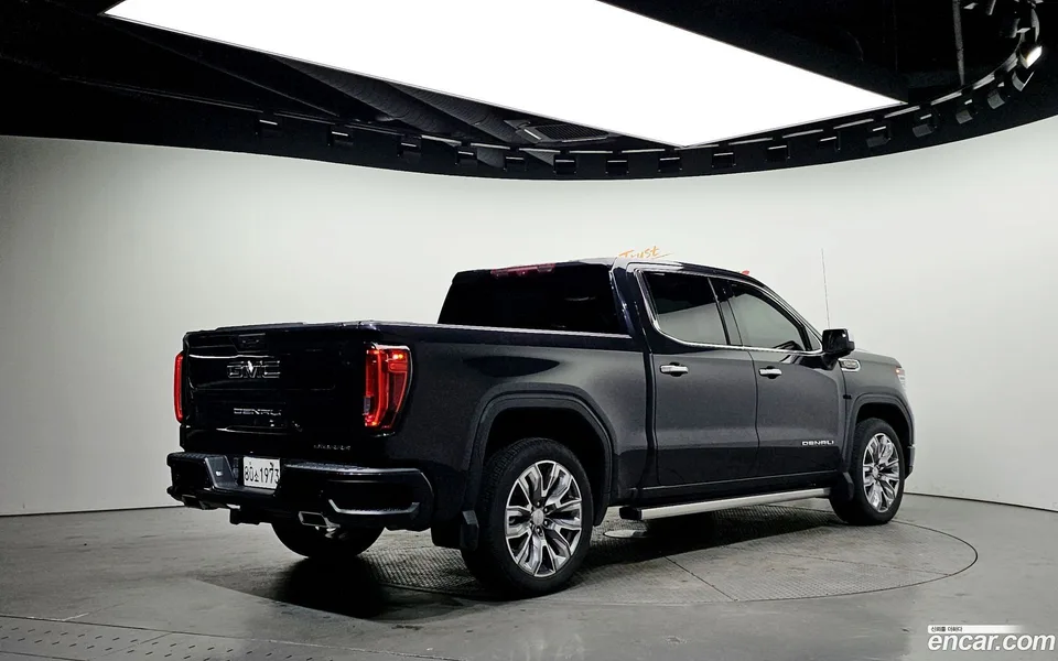 GMC Sierra -X 2023 — миниатюра 2