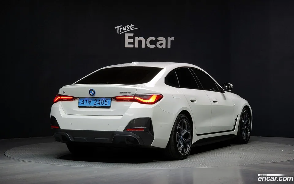 BMW i4 eDrive40 M 2023 — миниатюра 2