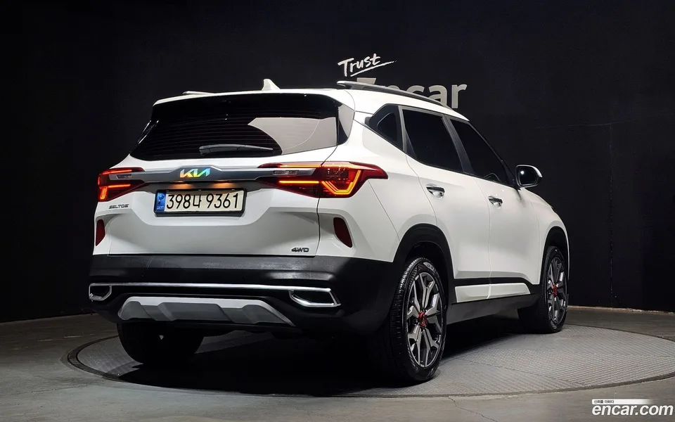 Kia Seltos 1.6 4WD 2022 — миниатюра 2
