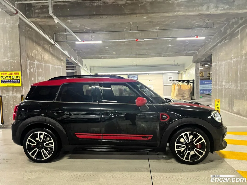 MINI Cooper S Countryman JCW 2024 — миниатюра 4