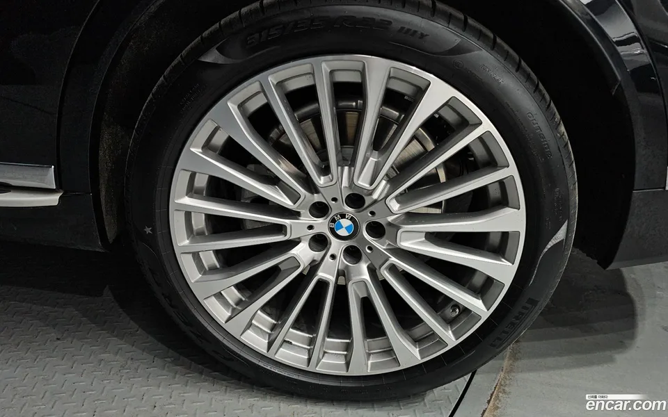 BMW X7 xDrive 40d 6 2025 — миниатюра 5