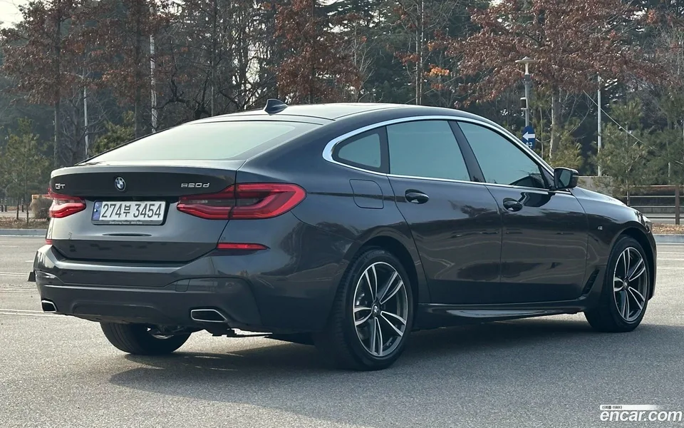BMW 6 Series GT 620d M 2023 — миниатюра 2