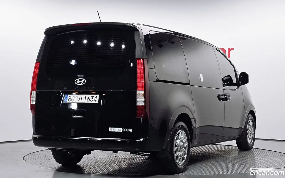 Hyundai Staria 3 2024 — миниатюра 2