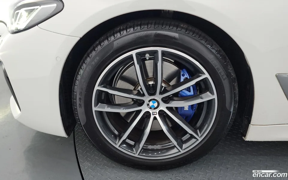 BMW 5 Series 520i M 2022 — миниатюра 5