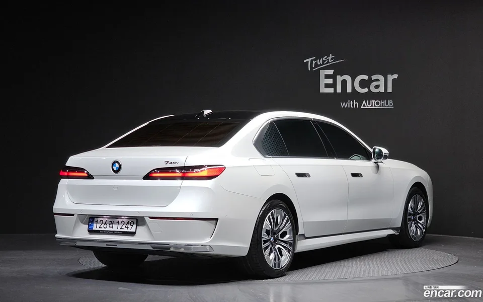 BMW 7 Series 740i sDrive 2023 — миниатюра 2
