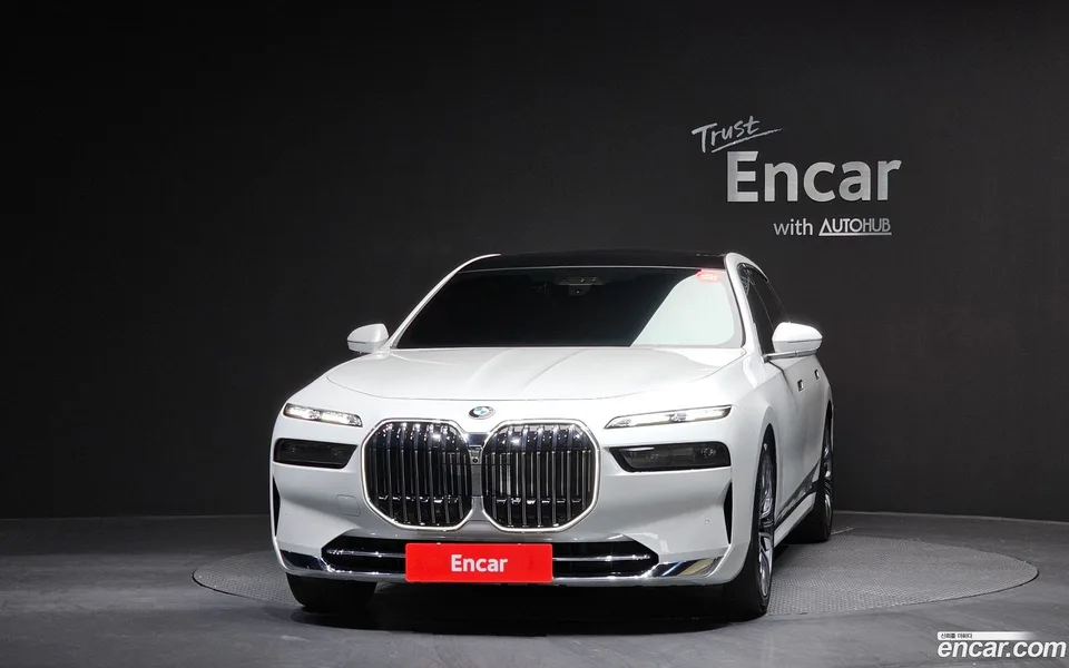 BMW 7 Series 740i sDrive 2023 — миниатюра 3