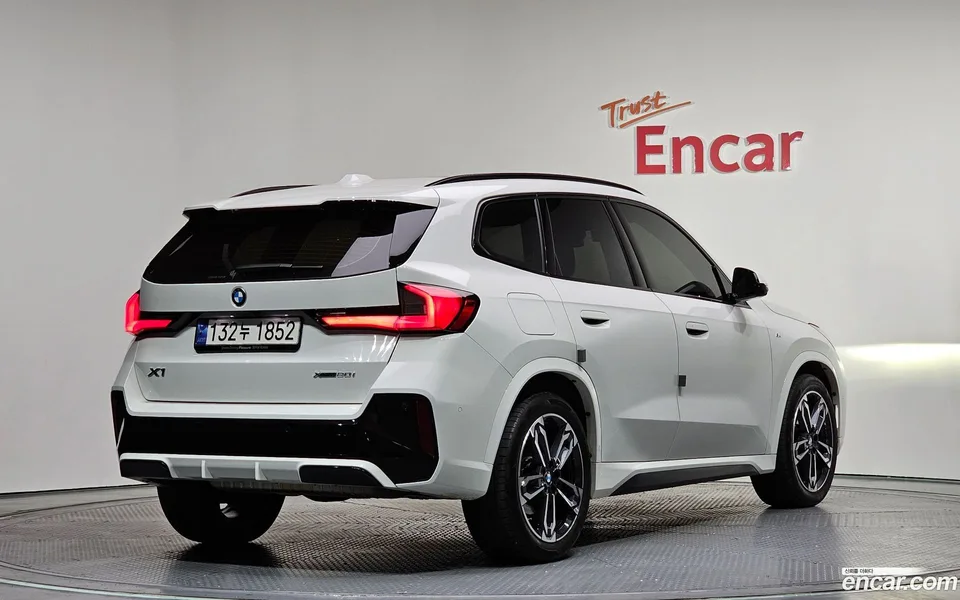 BMW X1 xDrive 20i M 2024 — миниатюра 2