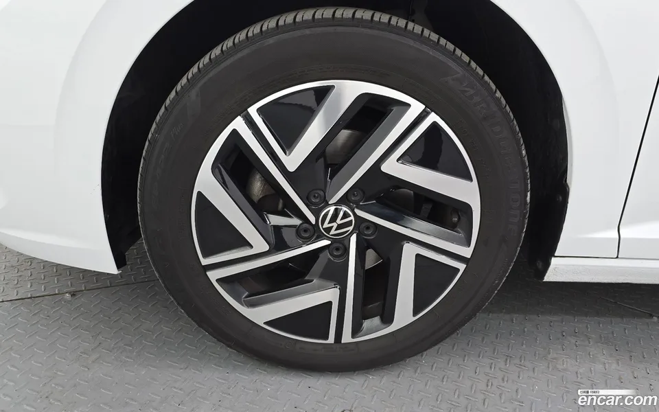 Volkswagen Jetta 1.5 TSI 2023 — миниатюра 5