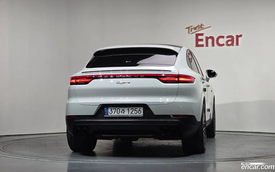 Porsche Cayenne 3.0 E- 2023 — миниатюра 4