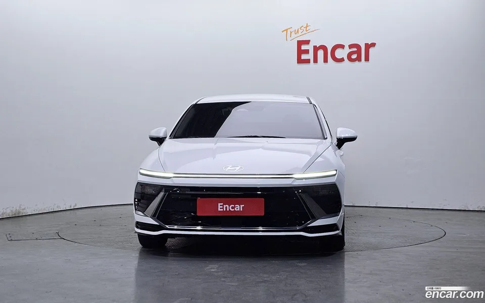 Hyundai Sonata The Edge Hybrid 2023 — миниатюра 3