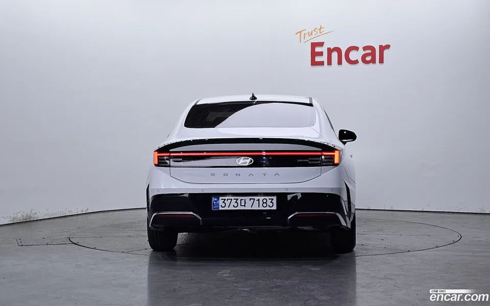 Hyundai Sonata The Edge Hybrid 2023 — миниатюра 4