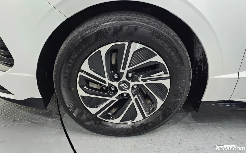 Hyundai Sonata The Edge Hybrid 2023 — миниатюра 5