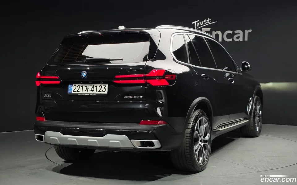 BMW X5 xDrive 50e xLine 2025 — миниатюра 2