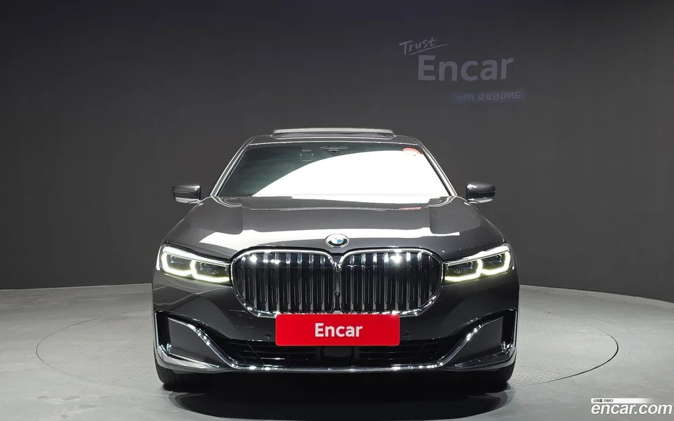 BMW 7 Series 740Li xDrive 2022 — миниатюра 3