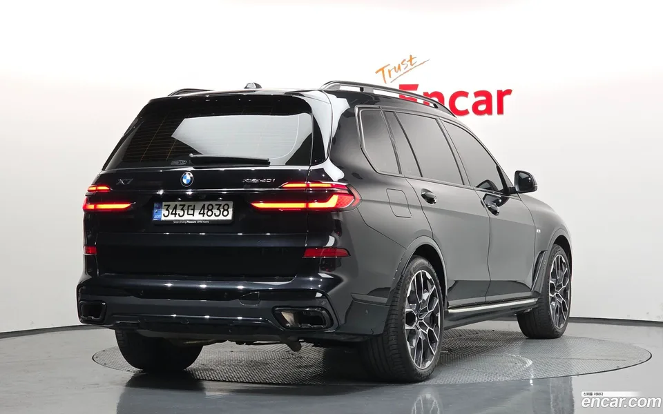 BMW X7 xDrive 40i M 6 2023 — миниатюра 2