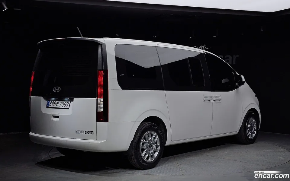 Hyundai Staria 5 2025 — миниатюра 2
