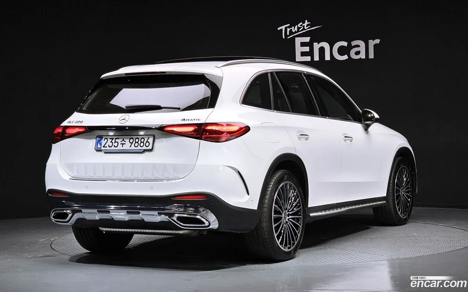 Mercedes-Benz GLC-Class GLC300 4MATIC AMG Line 2025 — миниатюра 2