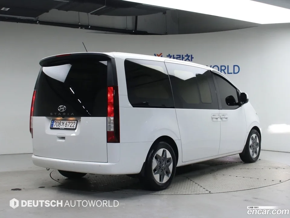 Hyundai Staria 11 2024 — миниатюра 2