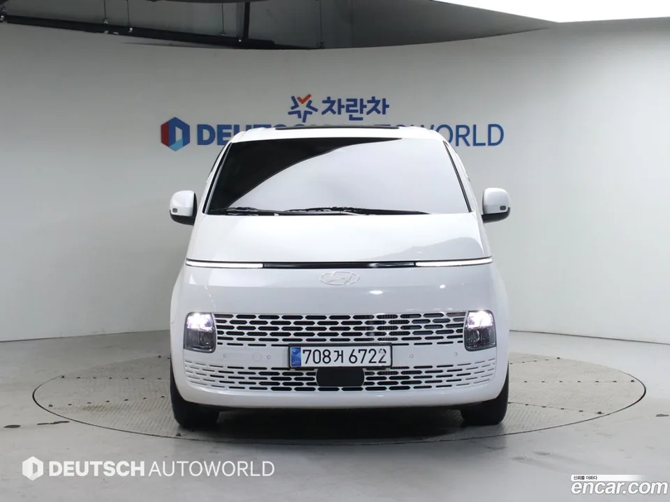 Hyundai Staria 11 2024 — миниатюра 3