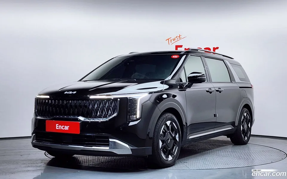 Kia Carnival 7 2025 — фото 1, купить с доставкой в Москву