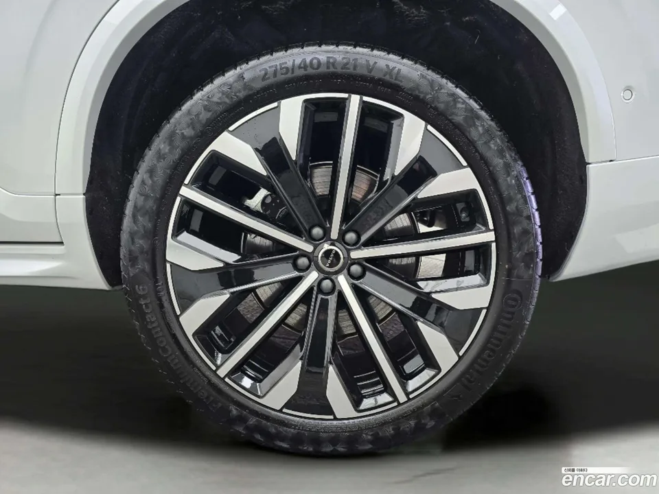 Volvo XC90 B6 2025 — миниатюра 5
