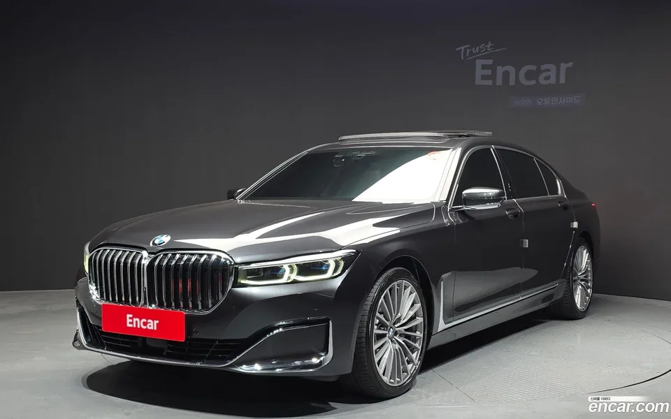 BMW 7 Series 740Li xDrive 2022 — фото 1, купить с доставкой в Москву