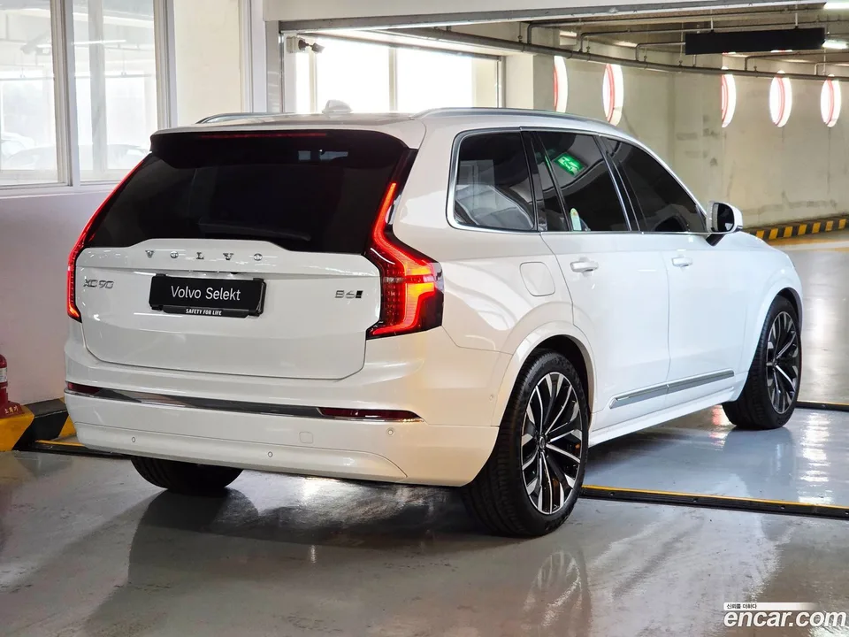 Volvo XC90 B6 2025 — миниатюра 2