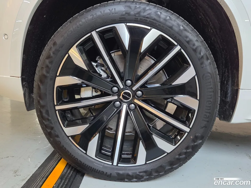 Volvo XC90 B6 2025 — миниатюра 5