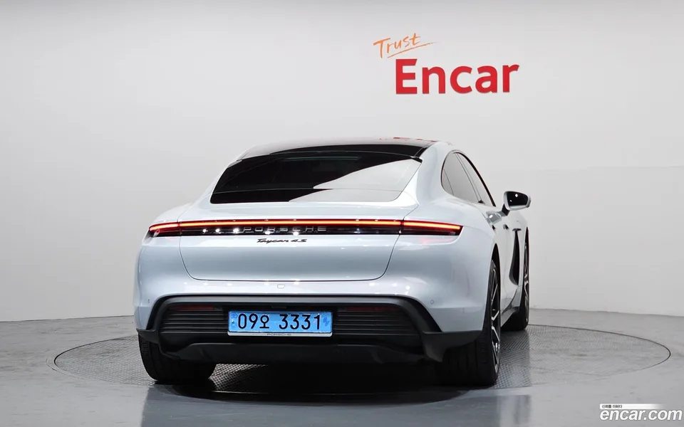 Porsche Taycan 4S 2024 — миниатюра 4