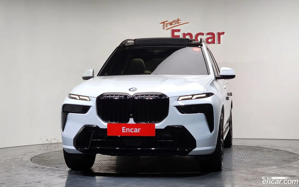 BMW X7 xDrive 40i M 6 2023 — миниатюра 3