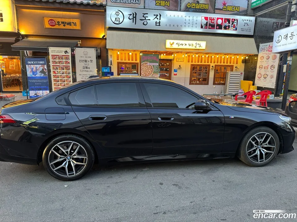 BMW 5 Series 520i M 2025 — миниатюра 3