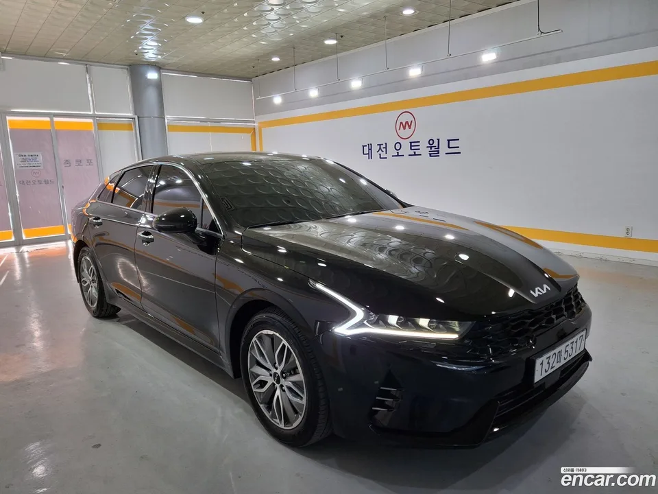Kia K5 Hybrid 2023 — миниатюра 2