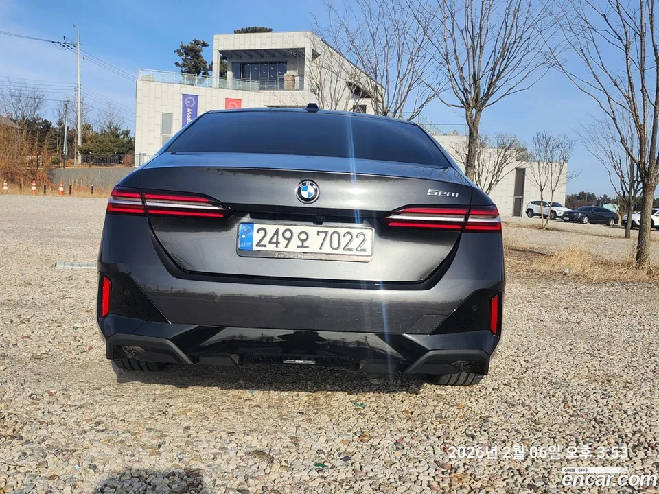BMW 5 Series 520i M 2024 — миниатюра 3