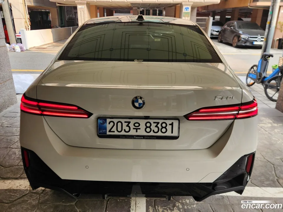 BMW 5 Series 520i M 2025 — миниатюра 4