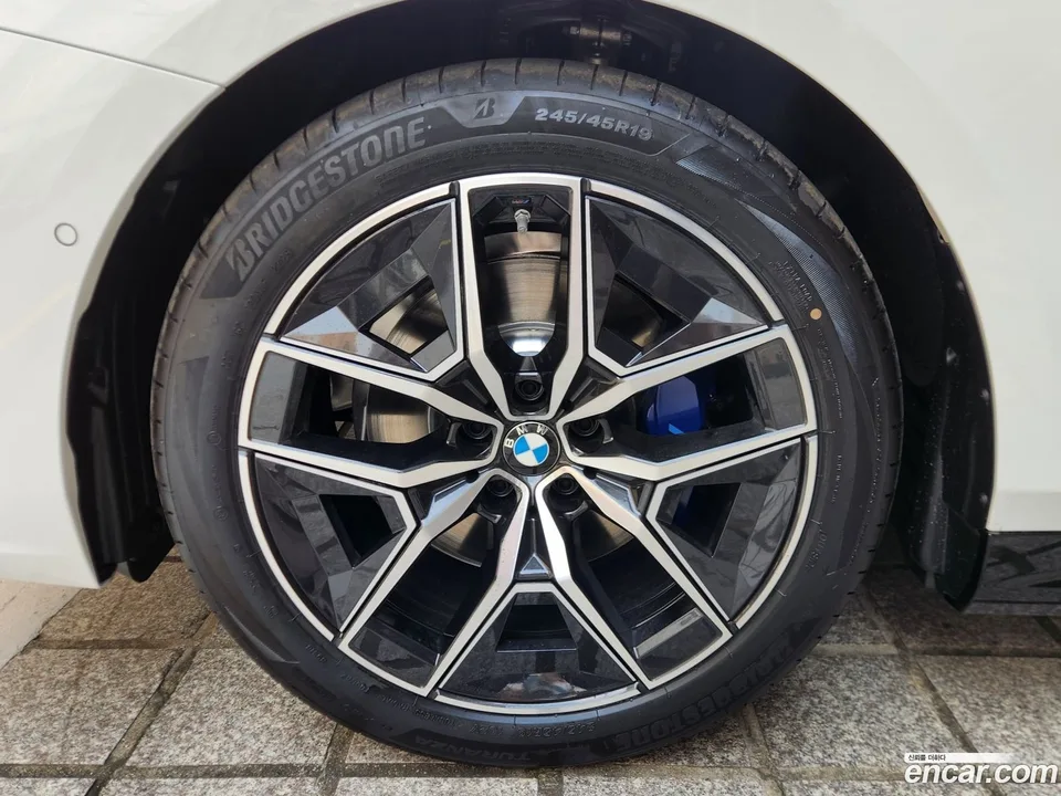 BMW 5 Series 520i M 2025 — миниатюра 5
