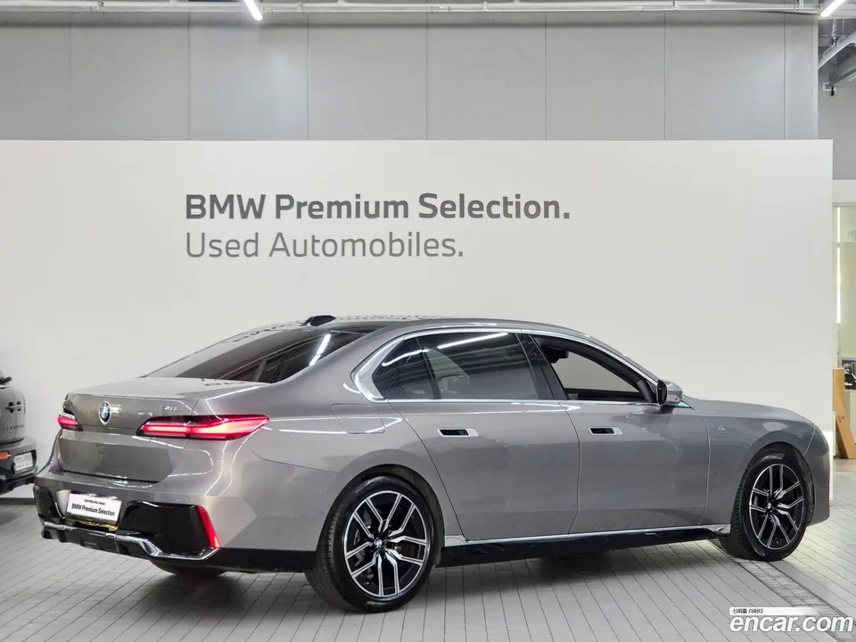 BMW 7 Series 740d xDrive M 2024 — миниатюра 2